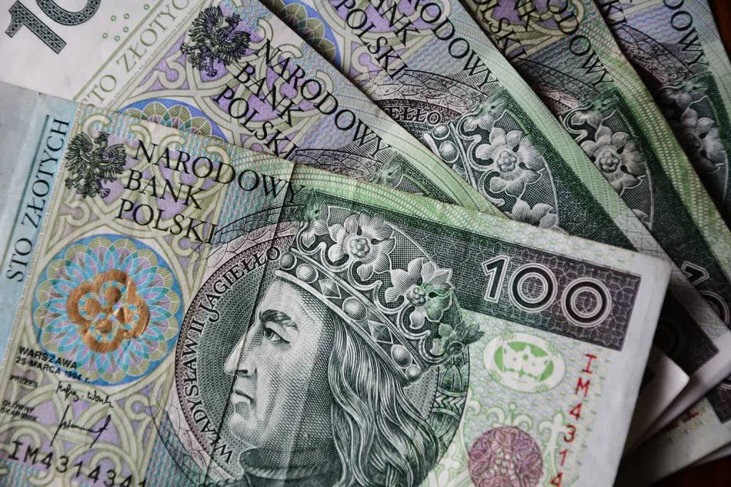 euro banknotes 3212757 1920 2021 11 07 204750
