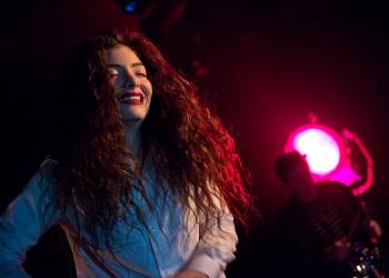 1024px lorde in seattle 2013 2 2022 03 12 132130