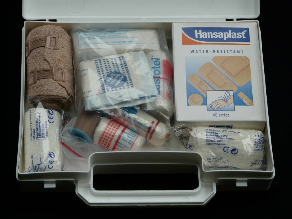 first aid kit g694e34170 1920 2022 03 01 220025