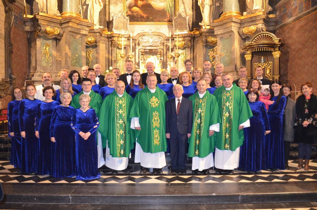 11.04.2022 Dominik Gil „Klajstrem do serca przylepiony Lwów” 1 fb chor katedry lwowskiej 2 2022 04 12 004132