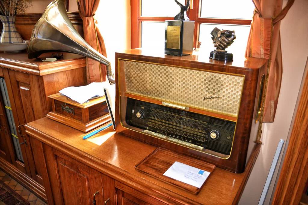 old radio g6a8696a3b 1920 2022 05 03 072855