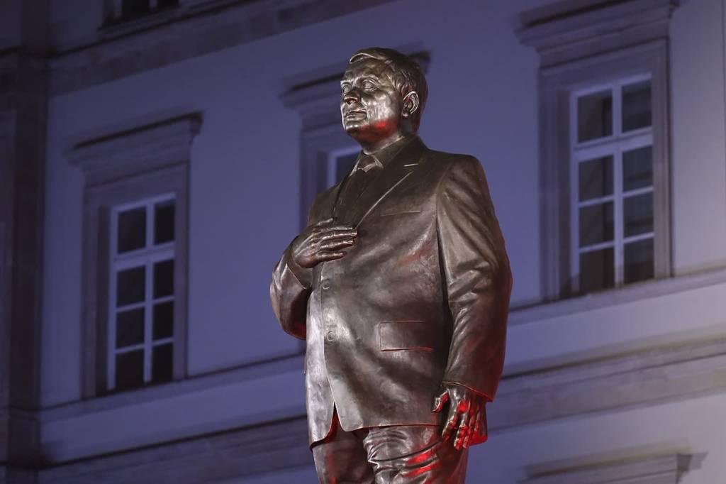 pomnik prezydenta lecha kaczynskiego 2022 06 24 091844