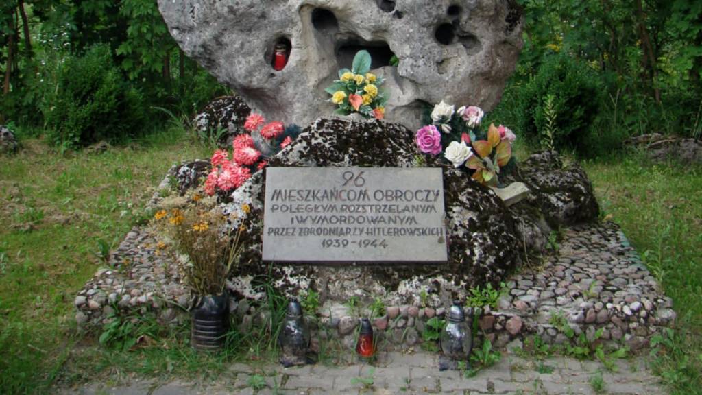 obrocz pomnik 96 mieszkancom zamordowanym przez hitlerowcow dsc04111 v1 2022 10 09 082556
