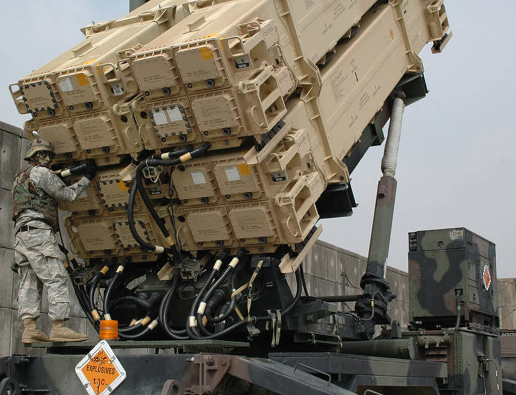 783px maintenance check on a patriot missile 2022 12 13 201808