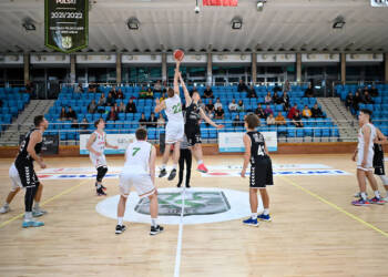 pierwszy rzut sedziowski po 41 latach lublinianka basketball foto przemek gabka 2022 12 11 115206