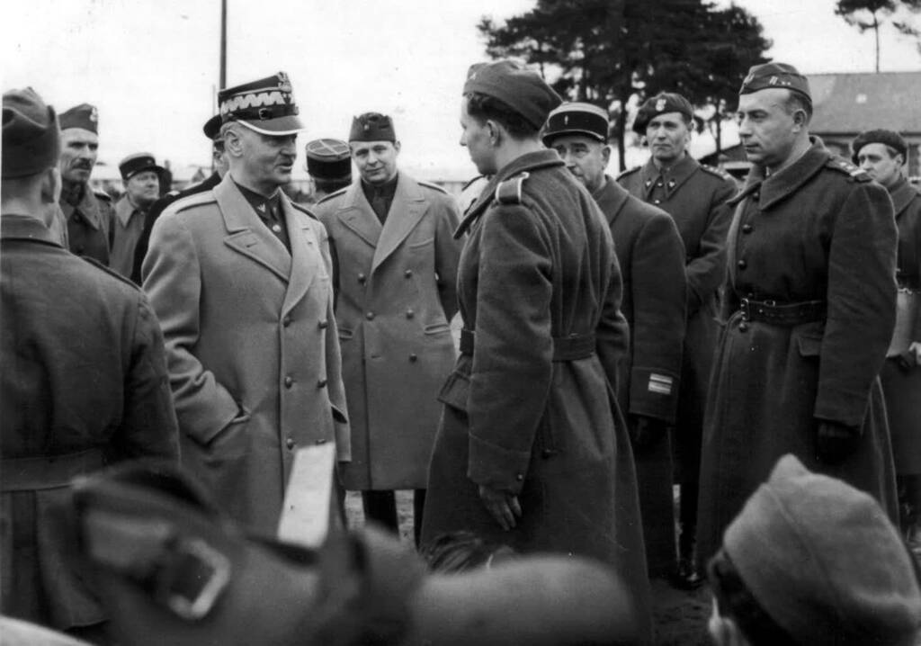 wladyslaw sikorski among soldiers of polish army in france 1940 2022 12 16 113031