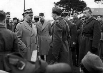 wladyslaw sikorski among soldiers of polish army in france 1940 2022 12 16 113031