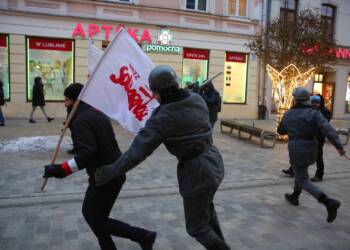 2021.12.13. LUBLIN . 40 ROCZNICA WPROWADZENIA STANU WOJENNEGO . REKONSTRUKCJA ZOMO . FOT. PIOTR MICHALSKI